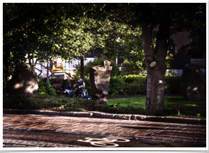 Street scene.  Thought these two were wonderfully interesting.